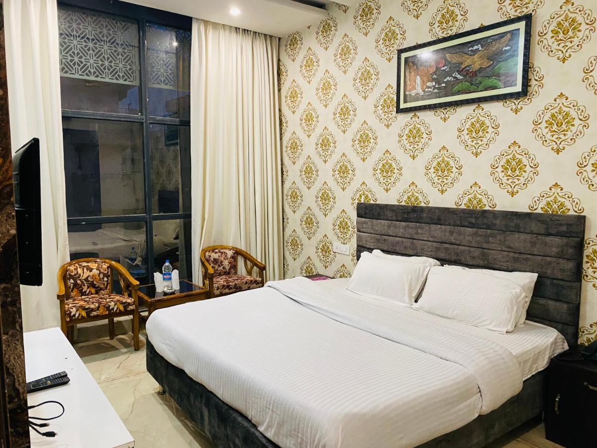 Zirakpur Hotel Hollywood - Family Hotel מראה חיצוני תמונה